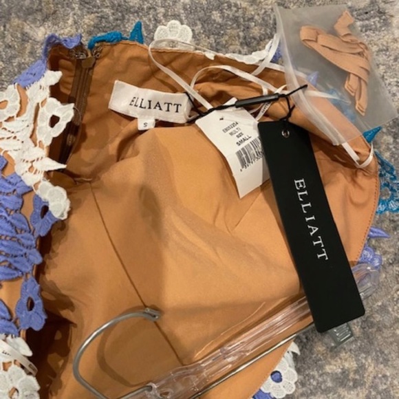 Elliatt Times Floral Lace Peplum Dress - Picture 6 of 9